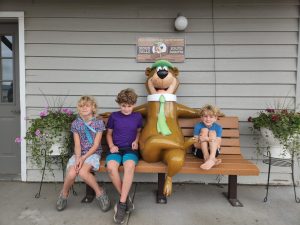 Group photo with Yogi Bear!