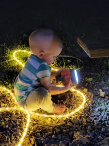 Garrett explores the workings of a work light. 